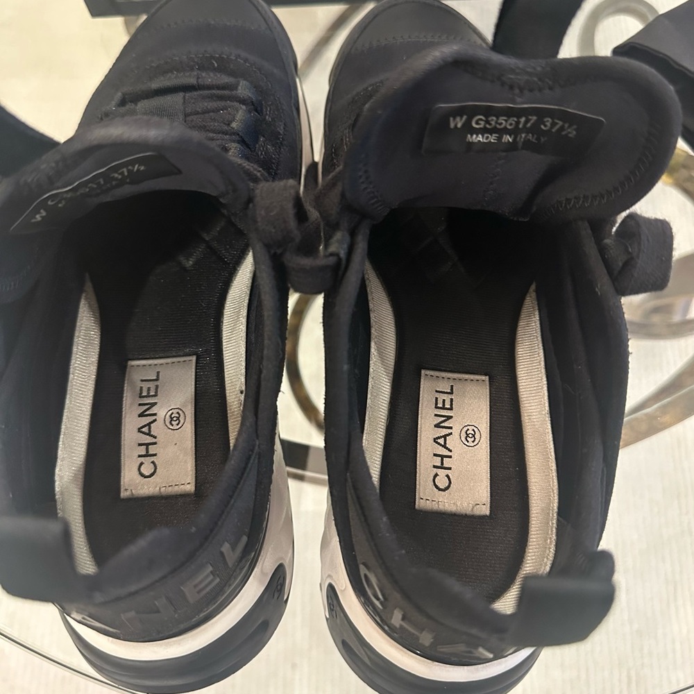 CHANEL Black & White Quilted Sneakers with Gold CC Charm size 37.5 - Picture 10 of 13